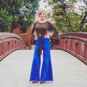 How. Avery. Loved. Flare sleeve olive grn shirt.